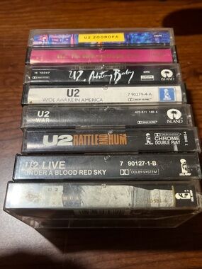 U2 CASSETTE LOT (8)